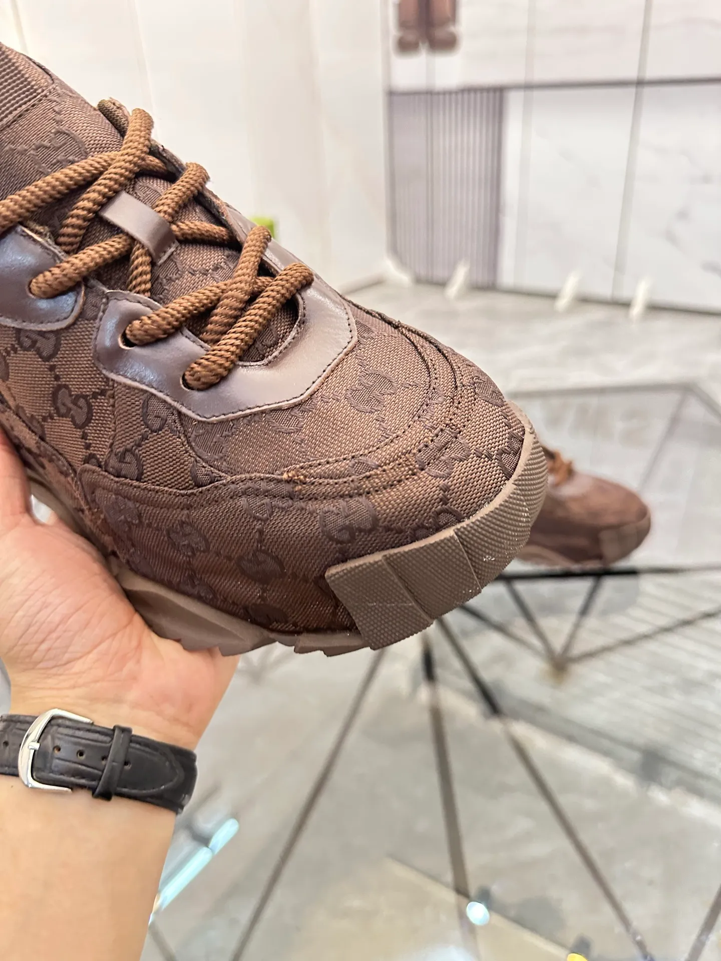 Men's shoes for sale 💰: 💰P580¥ Product trademark: Gucci* "Gucci*" low-top casual shoes Regular size: 38-45 (can be customized to 46) Large size Product materials: Upper imported cowhide stitching original material, breathable lining, original outsole. No.: 0008